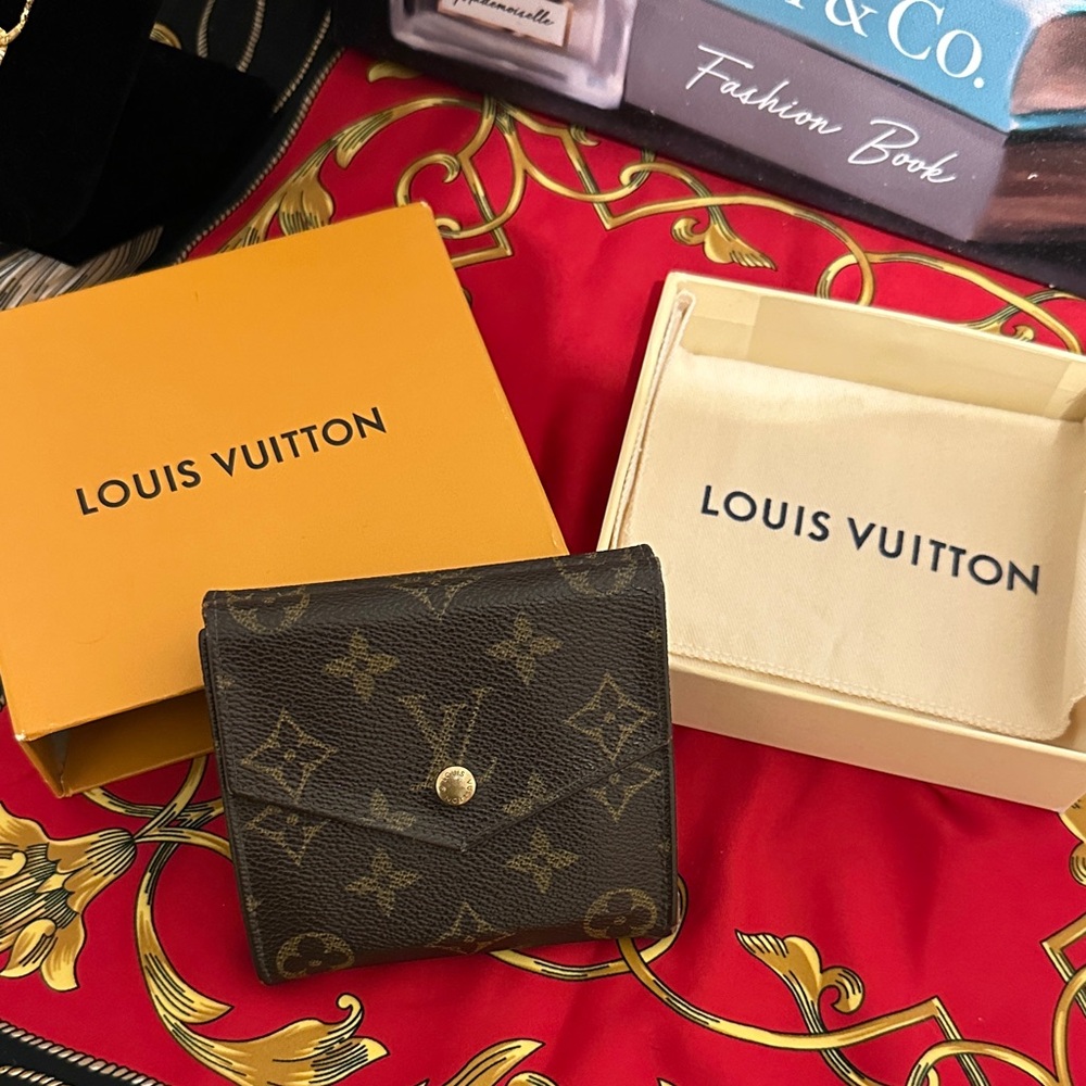 Louis Vuitton
Monogram Pattern Coated Canvas Pochette